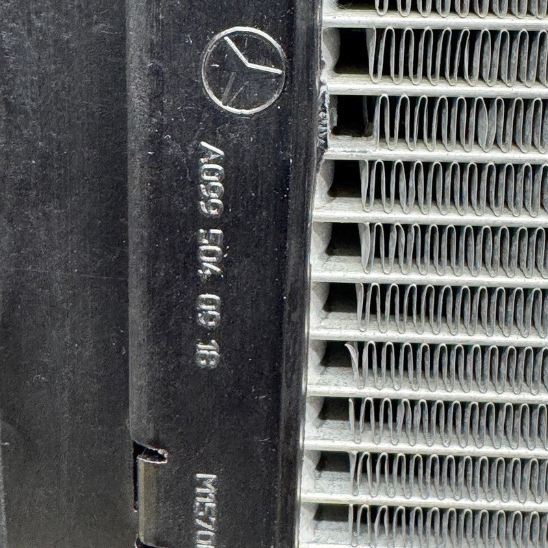 A0995000002 MERCEDES BENZ GL450 GL550 RADIATOR 2013 2014-2016 2017 2018 2019 OEM A0995000002