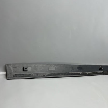 1035119-00-E TESLA MODEL X DOOR MOLDING TRIM LEFT FRONT 2017 2018 2019 2020 OEM 135119-00-E