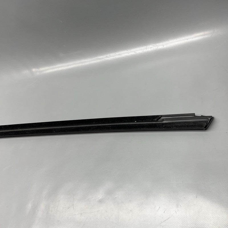1495722-00-B TESLA MODEL Y DOOR WINDOW MOLDING LEFT REAR 2020 2021 2022 2023 OEM 1495722-00-B