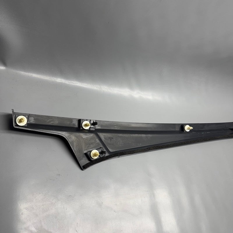 TESLA CYBERTRUCK APRON REAR TRIM 2024 2025 OEM 1821257-00-D