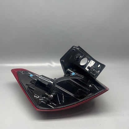 84769836 CHEVY EQUINOX TAIL LIGHT RIGHT PASSENGER 2018 2019 2020 2021 OEM