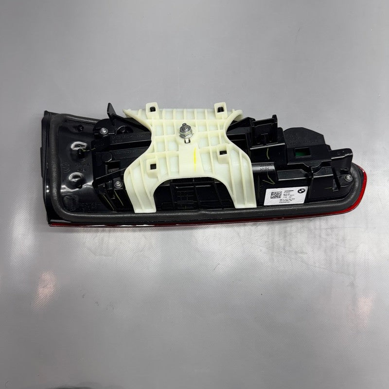BMW X4 TAIL LIGHT TRUNK  RIGHT PASSENGER 2019 2020 2021 OEM 8743380004