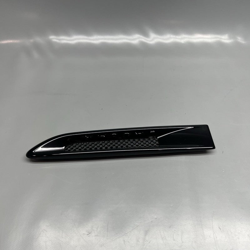 T4A30230 JAGUAR F-PACE FENDER TRIM RIGHT BLACK 2017 2018 2019 2020 2021 2022 2023 OEM