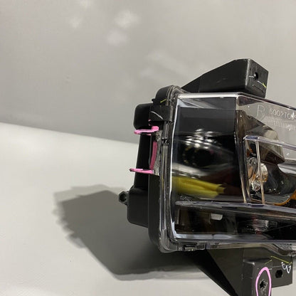 1077392-00-C TESLA MODEL 3 FOG LIGHT RIGHT SIDE LED 1077392-00-C 2017 2018 2019 2020