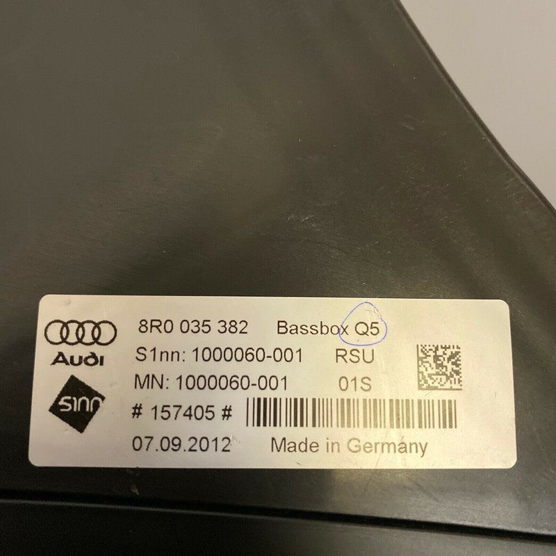 8R0035382A AUDI Q5 SQ5 REAR BASSBOX SUBWOOFER 2009 2010 2011 2012 2013 2014 2015 2016 OEM