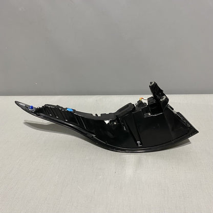 K8D2-13404-BE RANGE ROVER EVOQUE TAIL LIGHT RIGHT SIDE K8D2-13404-BE OEM 2018 2019 2020