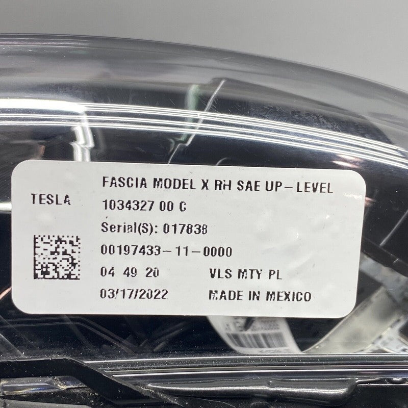 1034327-00-C TESLA MODEL X FOG LIGHT RIGHT PASSENGER 2016 2017 2018 2019 2020 1034327-00-C