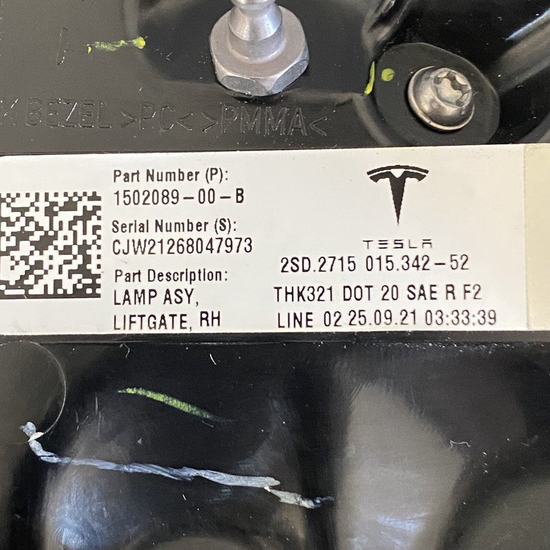 TESLA MODEL 3 INNER TAIL LIGHT RIGHT SIDE 1502089-00-B 2017 2018 2019 
