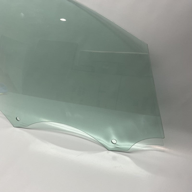 95B845202B PORSCHE MACAN DOOR WINDOW GLASS RIGHT FRONT 2015 2016 2017 2018 95B845202B OEM