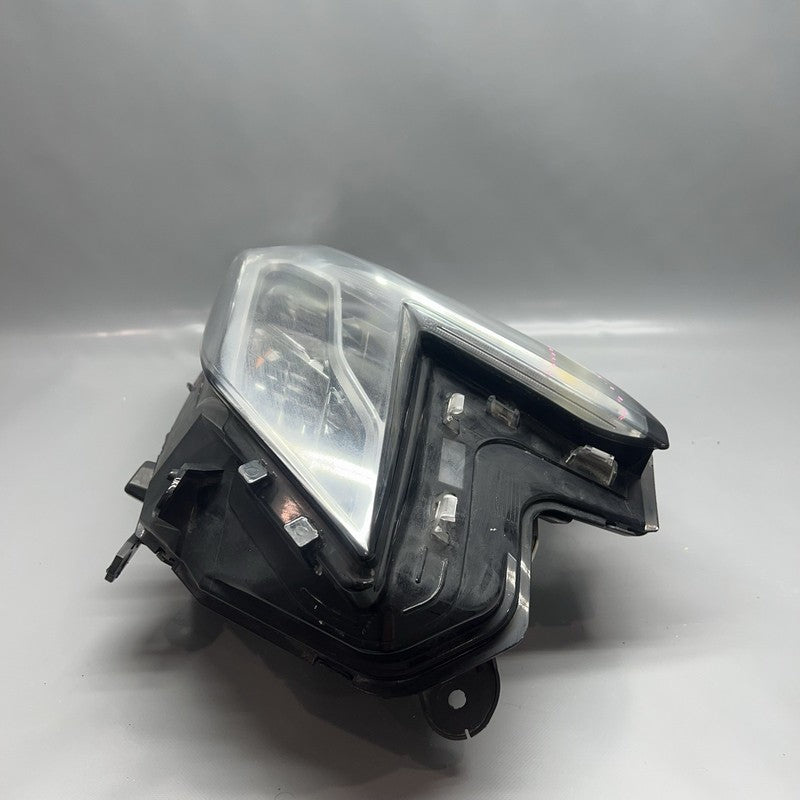 84338105 CADILAC XTS HEADLIGHT LEFT DRIVER 2018 2019 OEM 84338105 FOR PARTS