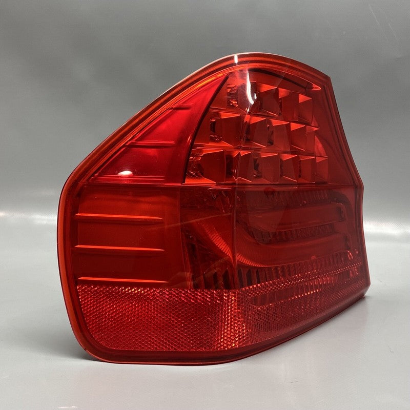 7154157 BMW 328 TAIL LIGHT LEFT DRIVER 7154157 2009 2010 2011 SEDAN LED OEM