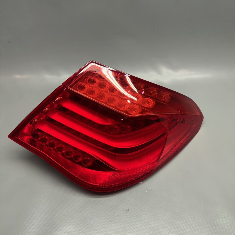 BMW 750 TAIL LIGHT RIGHT PASSENGER 740 2009 2010 2011 2012 OEM 7182202