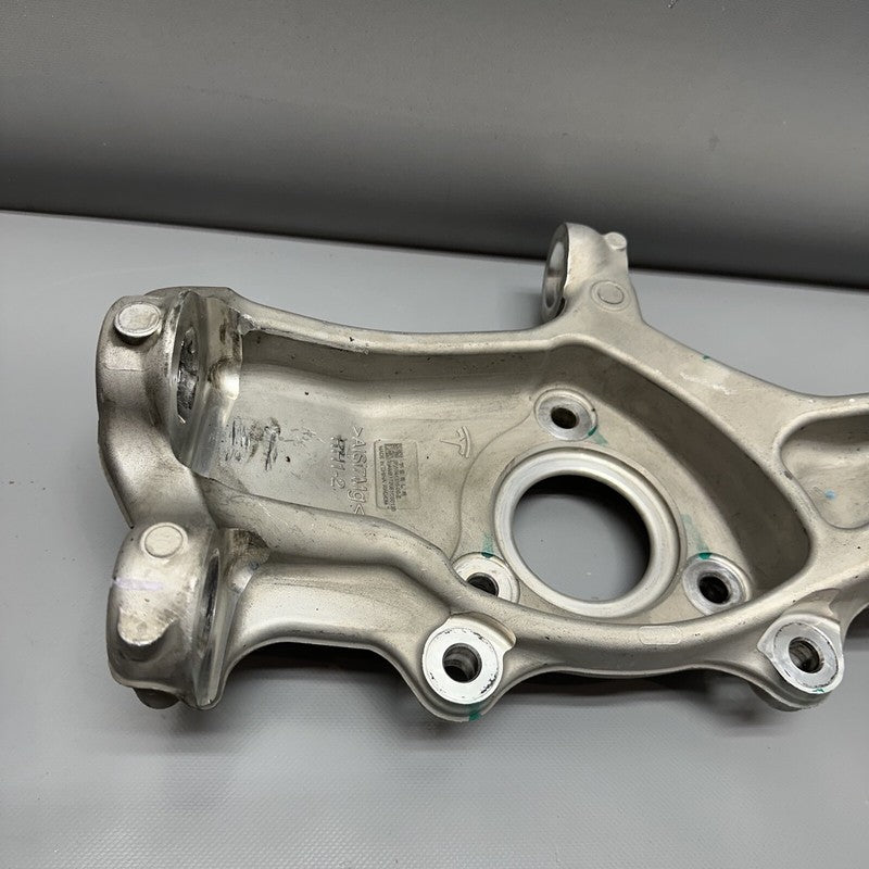 1044316-00-E TESLA MODEL 3 KNUCKLE LEFT FRONT 2017 2018 2019 2020 OEM 1044316-00-E