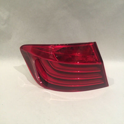 F10 BMW 528 535 F10 TAIL LIGHT LEFT DRIVER SEDAN 2014 2015 2016 OEM