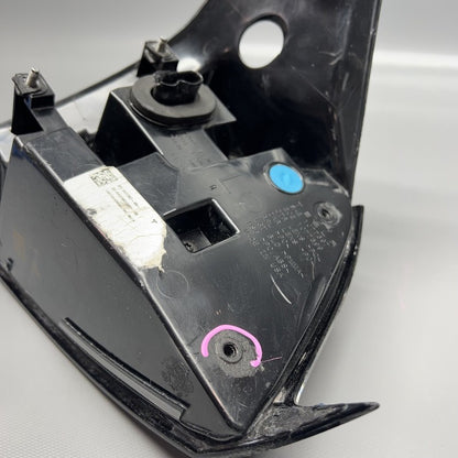 1077397-90 TESLA MODEL 3 TAIL LIGHT LEFT DRIVER 2017 18 19 20 21 22 2023 OEM 1077397-90-