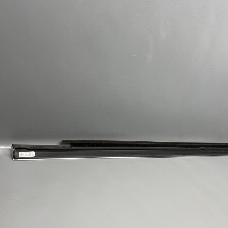 A2927250165 MERCEDES BENZ GLE 450 DOOR WINDOW MOLDING LEFT FRONT 2015 16 17 18 2019 OEM