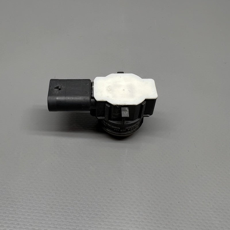 1048474-13-A TESLA MODEL S,X PARKING SENSOR 2016 2017 2018 2019 2020 OEM 1048474-13-A