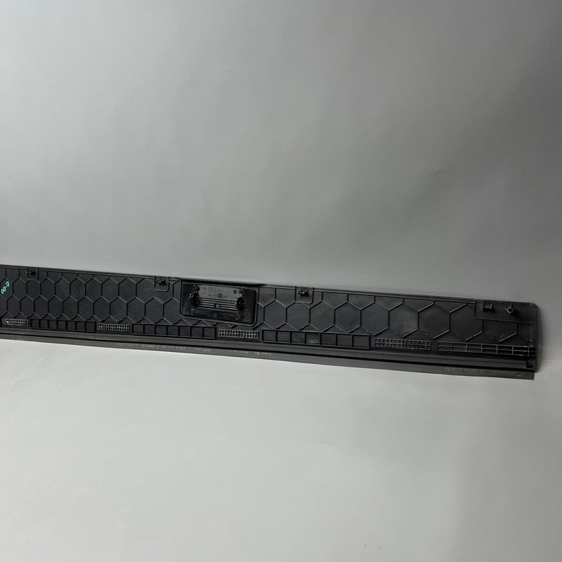 1741539-00-C TESLA CYBERTRUCK BEDSIDE SAIL APPLIQUE RIGHT 2023 2024 OEM 1741539-00-C