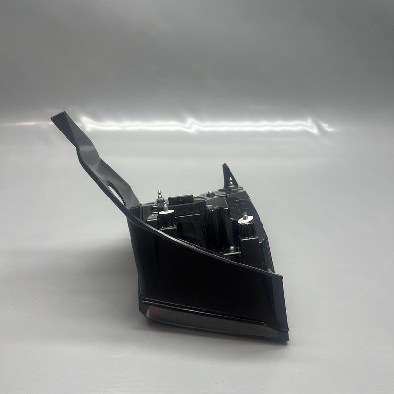 1502086-00-D TESLA MODEL Y  TAIL LIGHT LEFT DRIVER 2020 2021 2022 2023 LED 4 PIN 1502086-00-D