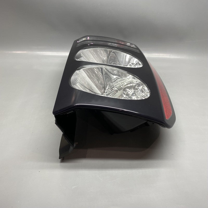 EH22-13405-AA LAND ROVER DISCOVERY 4 TAIL LIGHT LEFT DRIVER EH22-13405-AA 2014 15 2016 DAMAGED