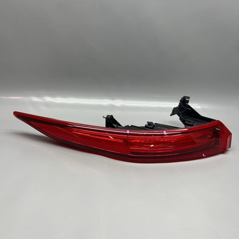 TOYOTA VENZA TAIL LIGHT RIGHT PASSENGER 2021 2022 2023 OEM
