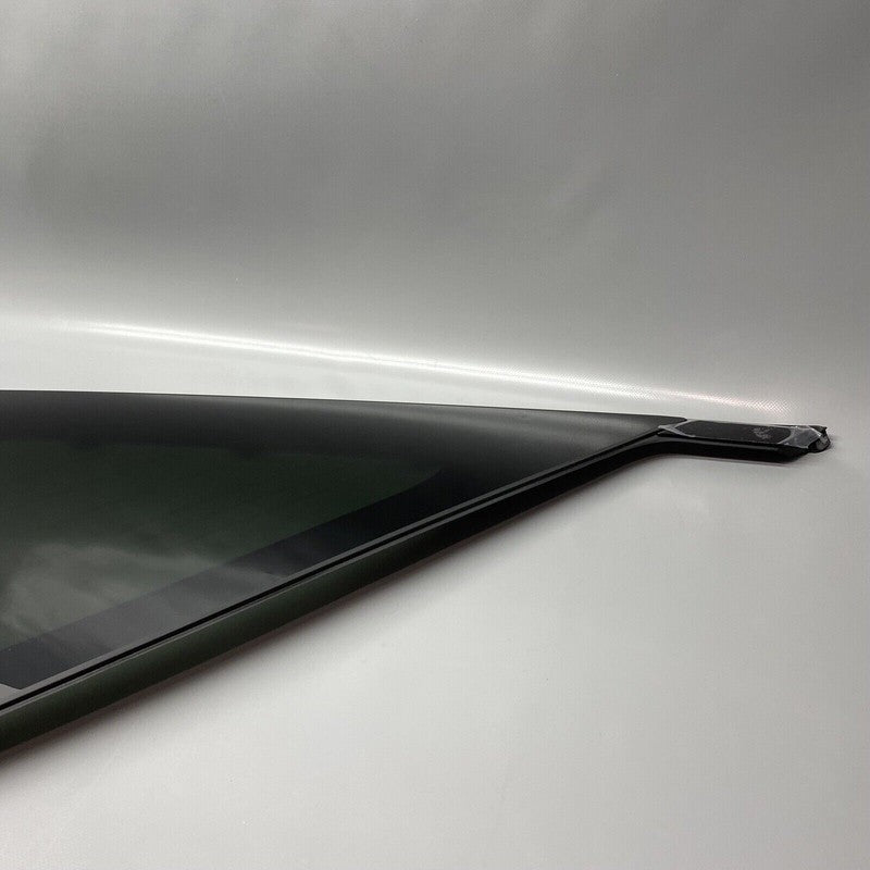 LR099661 LAND ROVER DISCOVERY QUARTER GLASS RIGHT REAR LR099661 2017 18 19 2020 2021 OEM