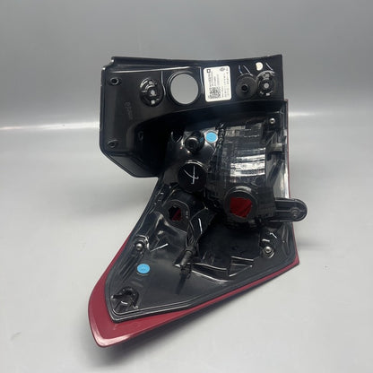 84769836 CHEVY EQUINOX TAIL LIGHT RIGHT PASSENGER 2018 2019 2020 2021 OEM