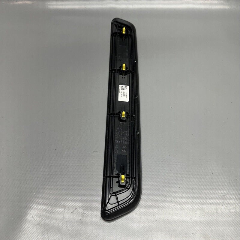 7407387 BMW 330 DOOR SILL PLATE LEFT FRONT 2019 2020 2021 OEM 7407387