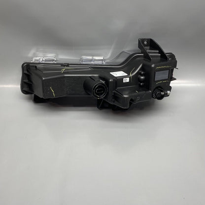 1077392-00-F TESLA MODEL 3 FOG LIGHT RIGHT PASSENGER 2017 2018 2019 20 21 2022 1077392-00-F