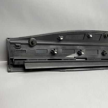 J9D3-21064-A JAGUAR I-PACE DOOR MOLDING RIGHT FRONT J9D3-21064-A 2018 2019 2020 OEM
