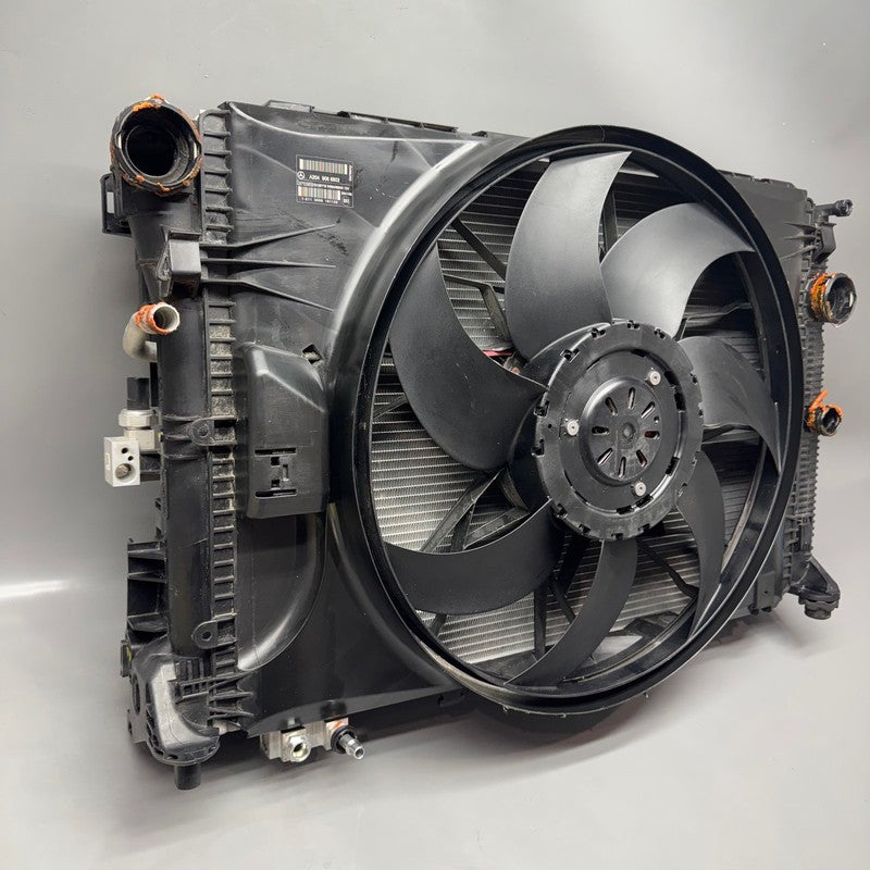 MERCEDES BENZ C250 COOLING RADIATOR FAN 2012 2013 2014 OEM A2049066802