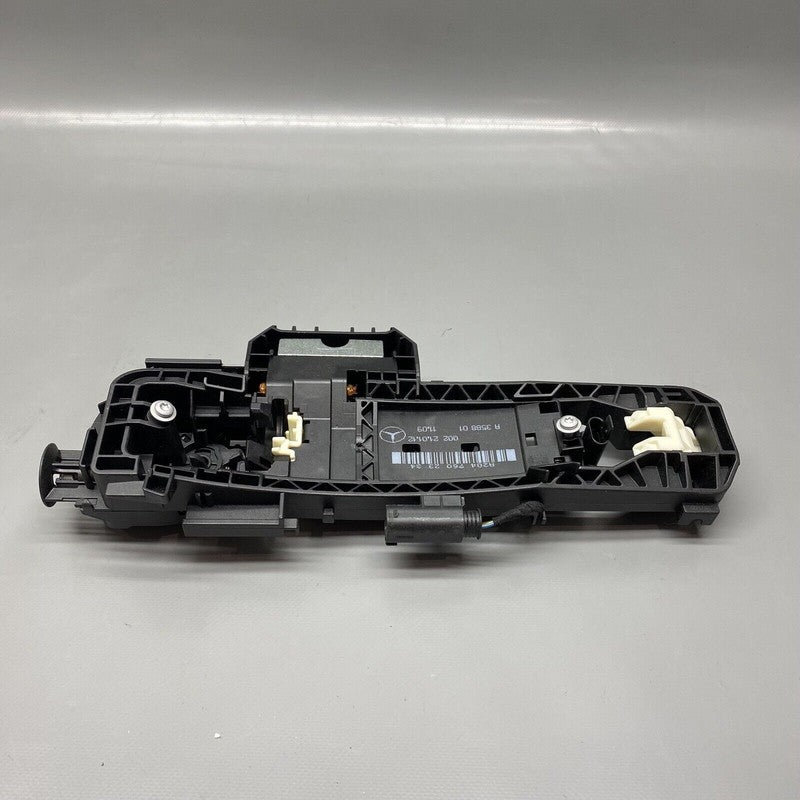 A2047602334 MERCEDES BENZ GLS450 HANDLE BASE LEFT A2047602334 2017 2018 2019 OEM