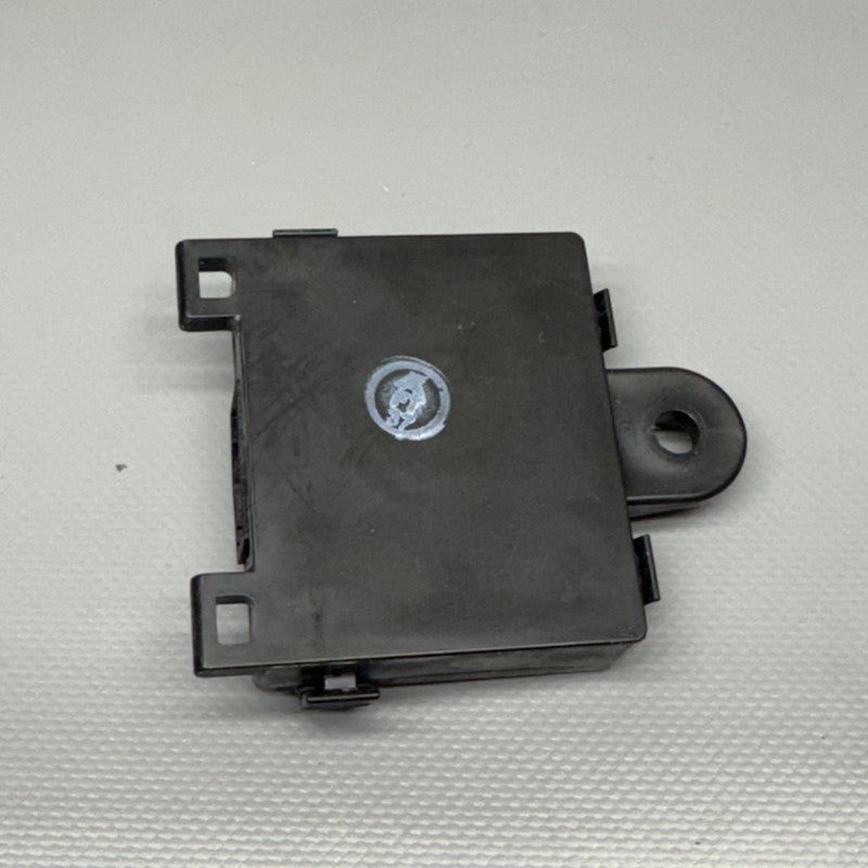 1069651-00-E TESLA MODEL S DOOR HANDLE CONTROL UNIT FRONT 2016 2017 2018 OEM 1069651-00-E