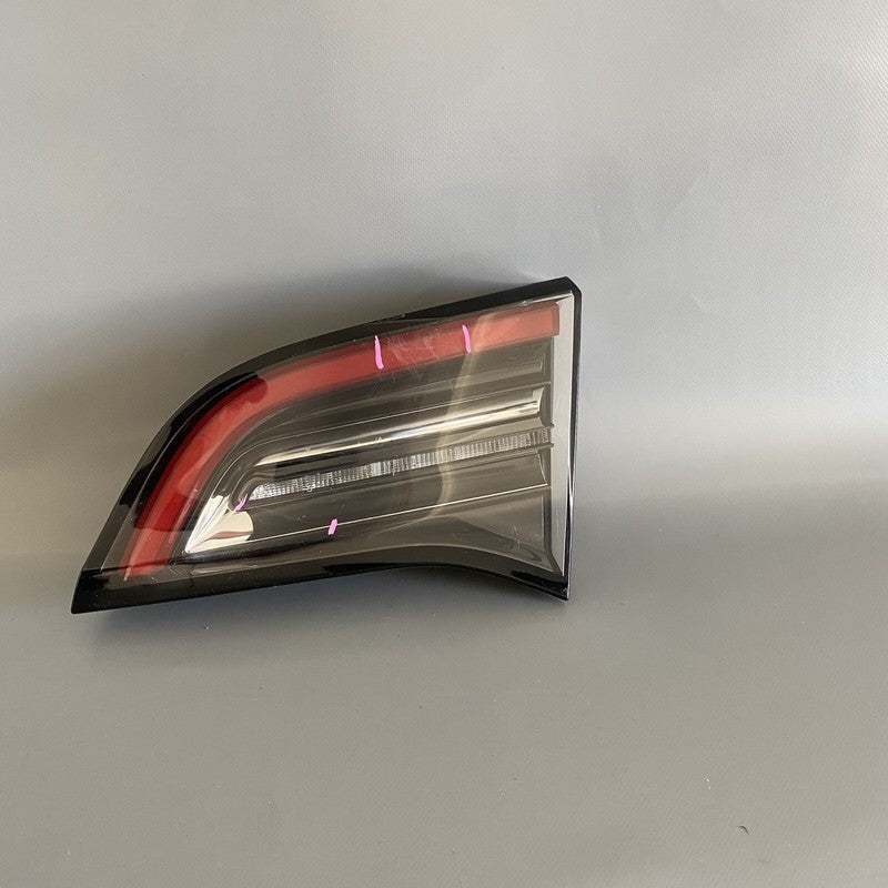 TESLA MODEL 3 INNER TAIL LIGHT RIGHT SIDE 1502089-00-B 2017 2018 2019 