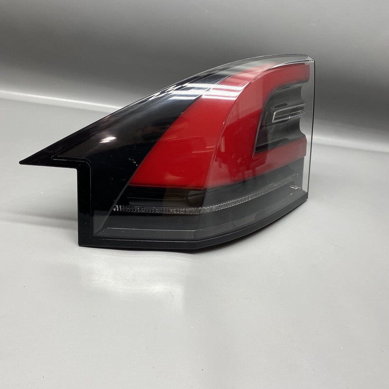 1034332-00-A TESLA MODEL X TAIL LIGHT LEFT DRIVER 1034332-00-A 2016 2017 2018 19 2020 LED OEM
