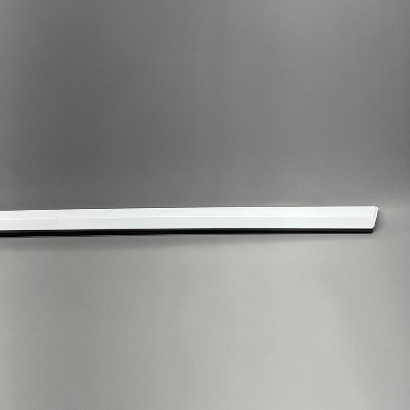 1495722-00-B TESLA MODEL Y DOOR WINDOW OUTER BELT RIGHT REAR 2020 21 22 2023 OEM 1495722-00-B