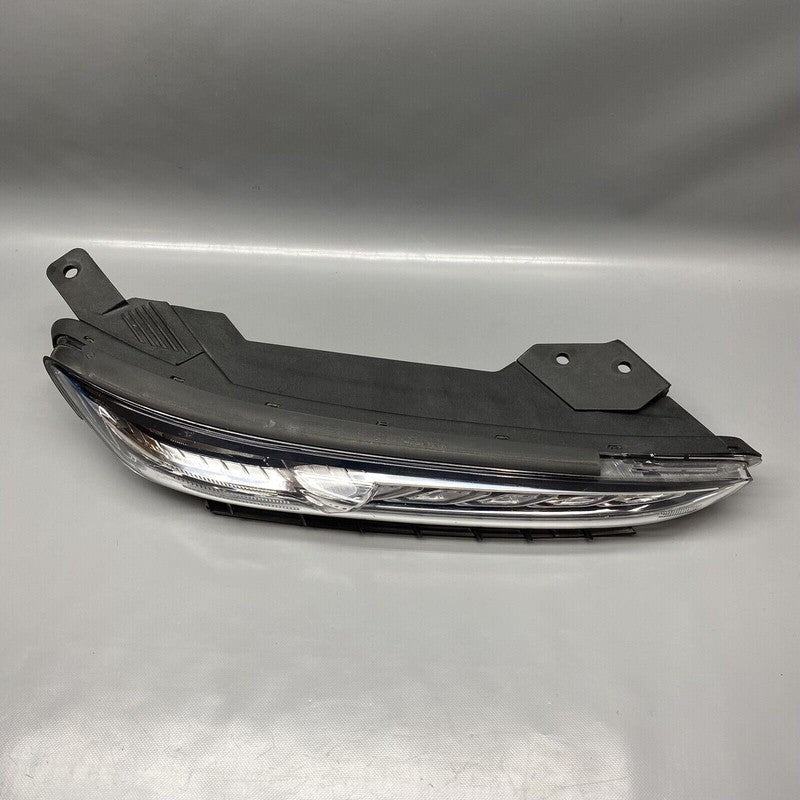 92208-J90 HYUNDAI KONA DAYTIME RUNNING LIGHT RIGHT PASSENGER 2018 2019 2020 2021 OEM