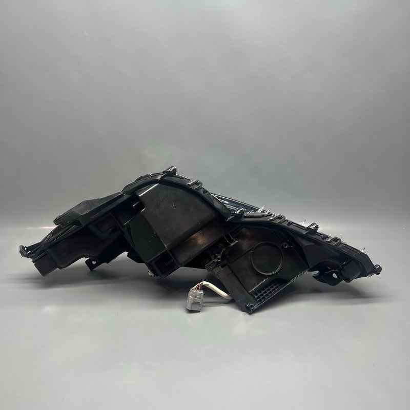 TOYOTA CAMRY HEADLIGHT RIGHT PASSENGER 2018 2019 2020 OEM