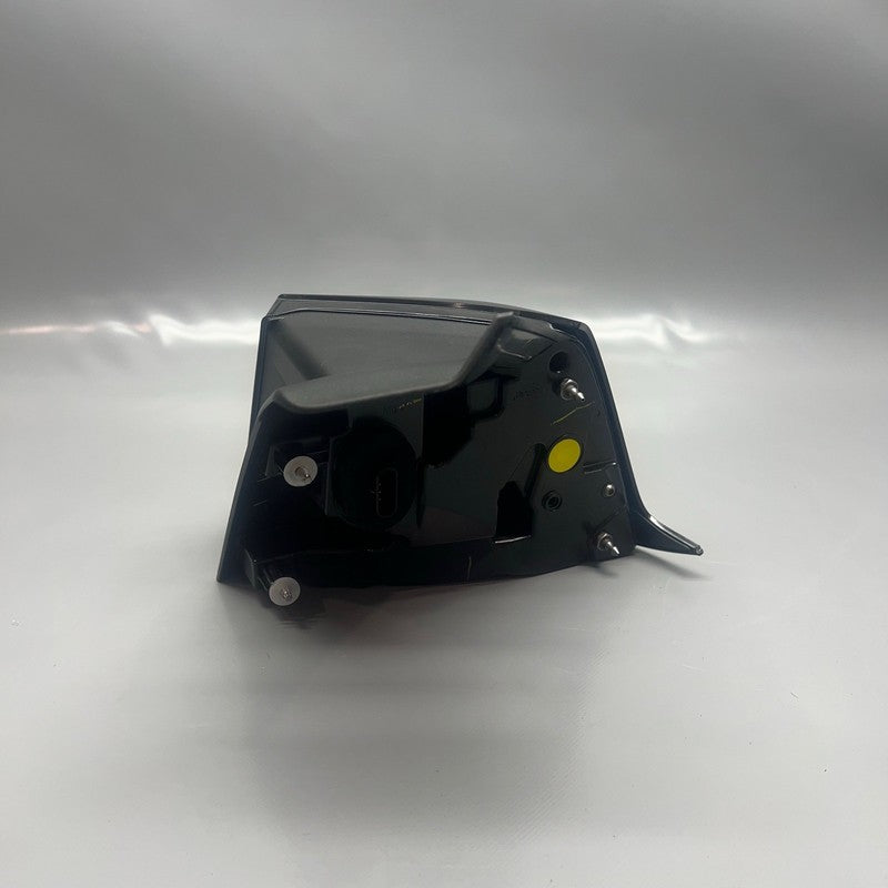 TESLA MODEL Y  TAIL LIGHT LEFT DRIVER 2020 2021 2022 2023 LED 4 PIN 15