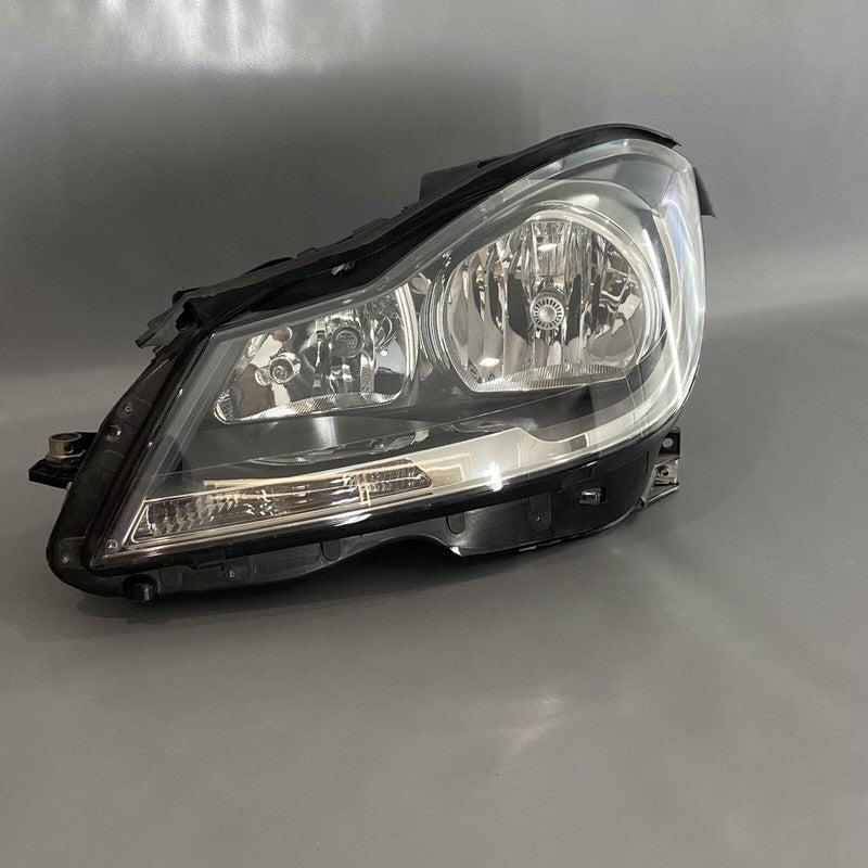 MERCEDES BENZ C250 HEADLIGHT LEFT DRIVER 2012 2013 2014 HALOGEN OEM A2