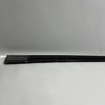 1621165-00-B TESLA MODEL Y DOOR WINDOW MOLDING RIGHT FRONT 2020 21 22  23 2024 1621165-00-B