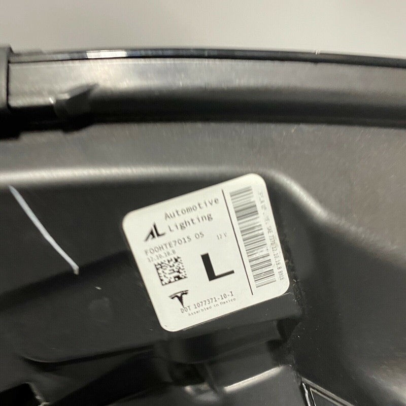 1077371-10-I TESLA MODEL 3 HEADLIGHT LEFT DRIVER 2017 2018 2019 2020 LED OEM