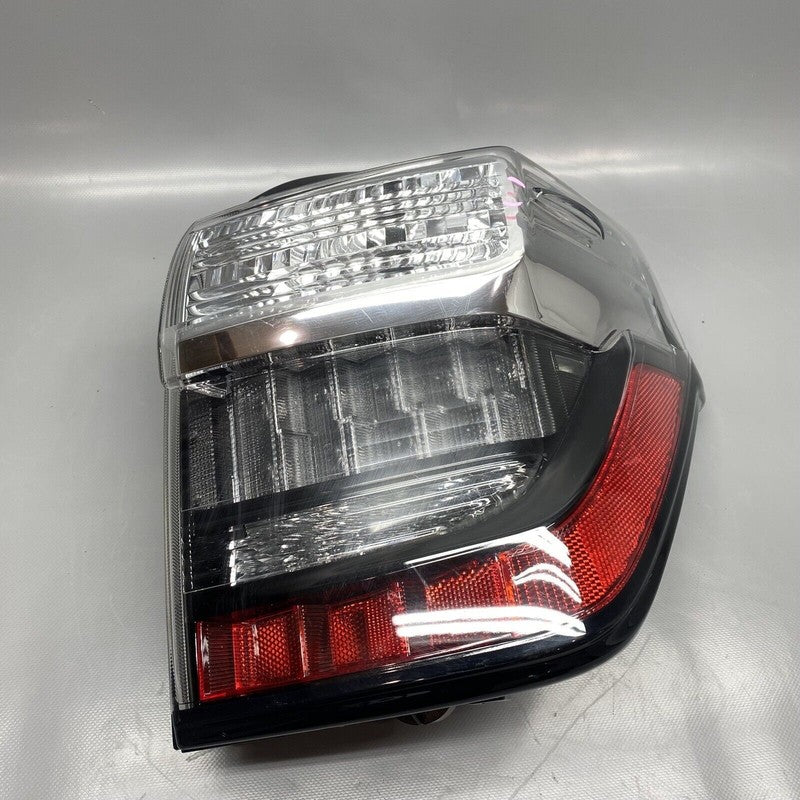TOYOTA 4 RUNNER TAIL LIGHT RIGHT SIDE 2014 2015 2016 2017 2018 2019 20