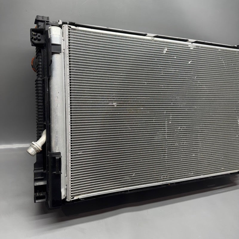 A2045003703 MERCEDES BENZ E350 E550 COOLANT RADIATOR 2010 2011 2012 2013 2014 2015 OEM