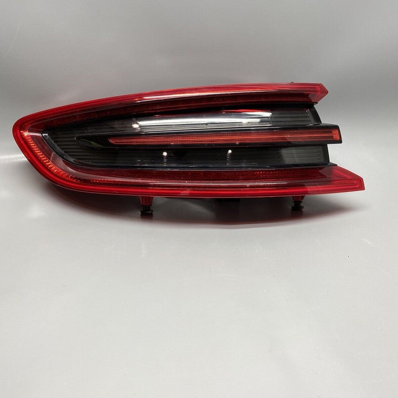 95B945095E PORSCHE MACAN TAIL LIGHT LEFT DRIVER 2015 2016 2017 LED OEM 95B945095E