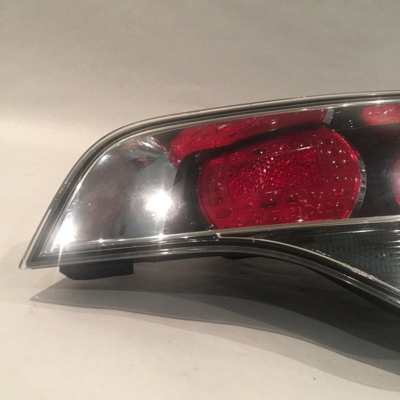 Q7 AUDI Q7 TAIL LIGHT RIGHT PASSENGER BLACK BEZEL 2007 2008 2009 OEM
