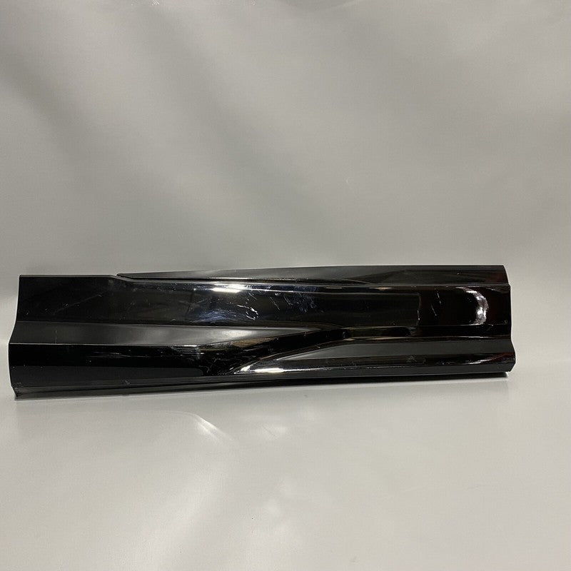 4LM853970 LAMBORHGINI URUS DOOR MOLDING LOWER RIGHT REAR 4ML853970 2018 2019 2020 2021 OEM