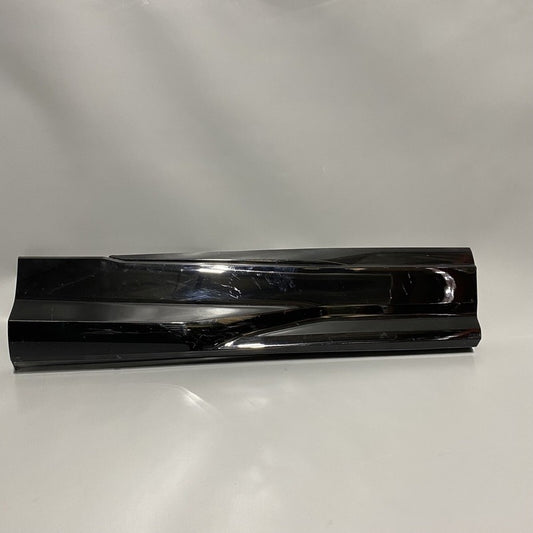 4LM853970 LAMBORHGINI URUS DOOR MOLDING LOWER RIGHT REAR 4ML853970 2018 2019 2020 2021 OEM