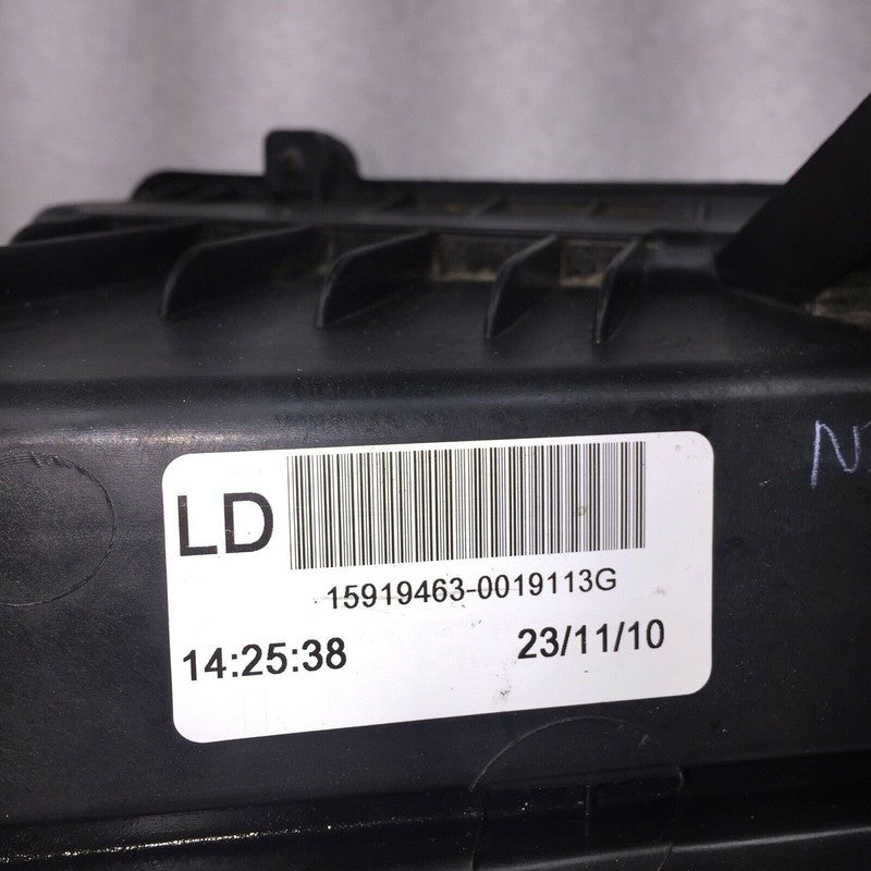 15919463 TOYOTA SUBURBAN CADILLAC ESCALADE AIR INTAKE CLEANER 2009 2010 2011 2012 2013 