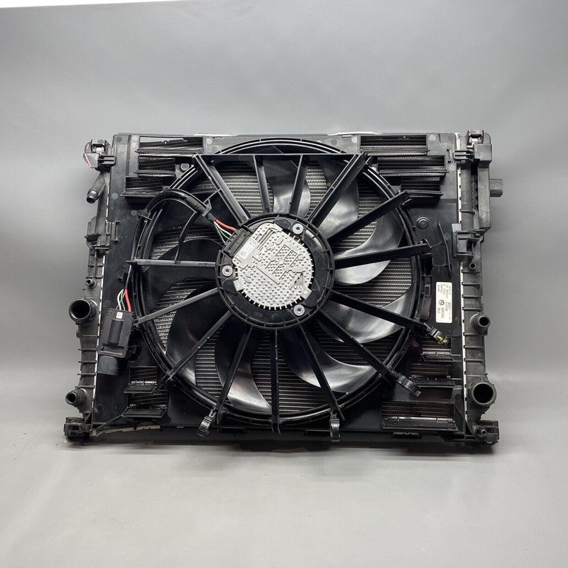 17118743663 BMW 740 RADIATOR FAN ASSEMBLY 17118743663 2016 2017 2018 2019 600 WATT OEM